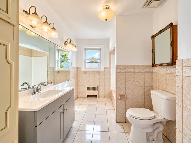 44 Essex St, Revere, MA 02151