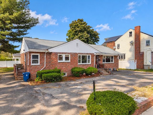 44 Essex St, Revere, MA 02151