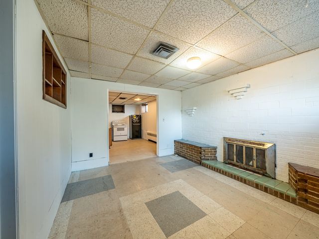44 Essex St, Revere, MA 02151