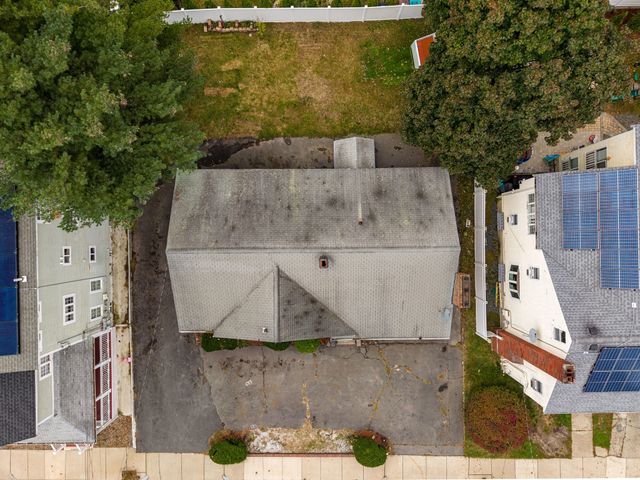 44 Essex St, Revere, MA 02151