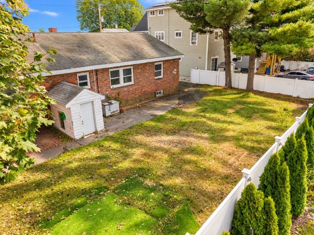 44 Essex St, Revere, MA 02151