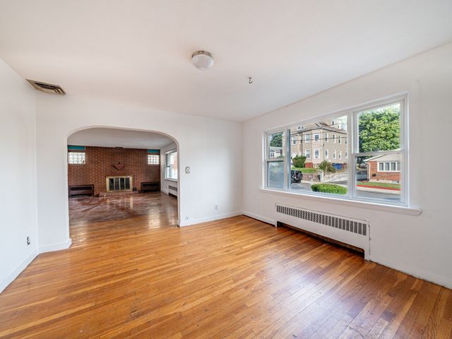 44 Essex St, Revere, MA 02151