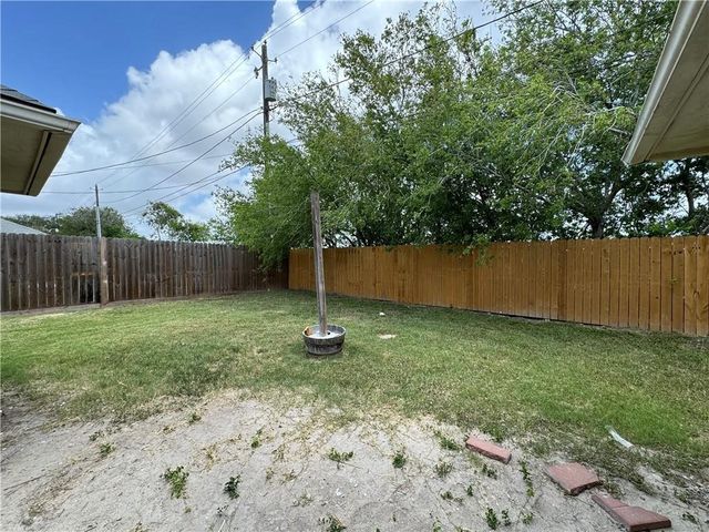 2842 Quebec Dr, Corpus Christi, TX 78414