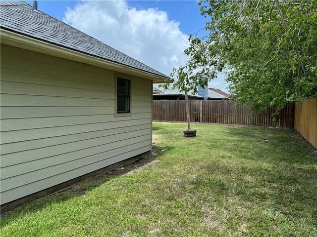2842 Quebec Dr, Corpus Christi, TX 78414