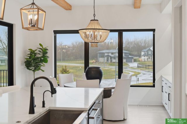 21068 Valley Circle, Elkhorn, NE 68022