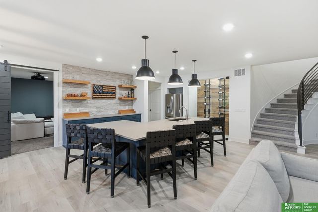 21068 Valley Circle, Elkhorn, NE 68022