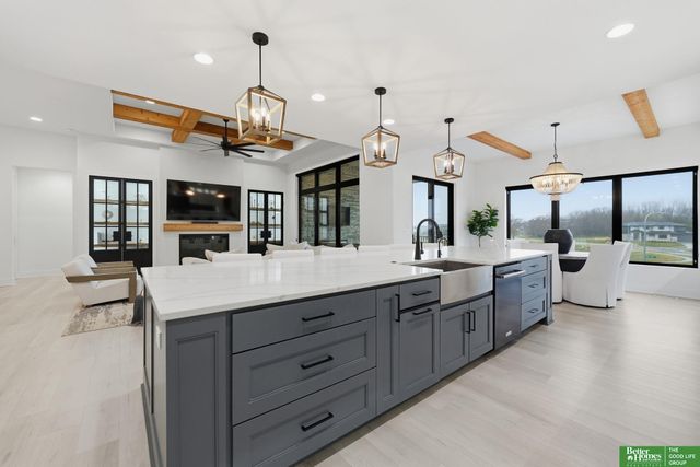 21068 Valley Circle, Elkhorn, NE 68022