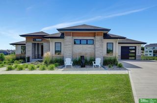 21068 Valley Circle, Elkhorn, NE 68022
