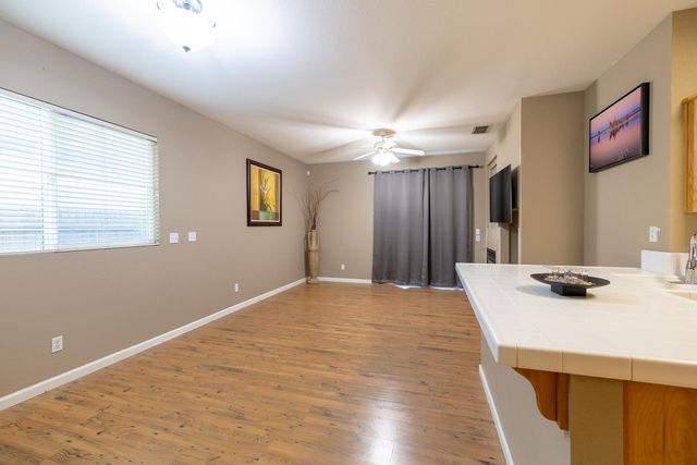 9233 Surlingham Ct, Sacramento, CA 95829