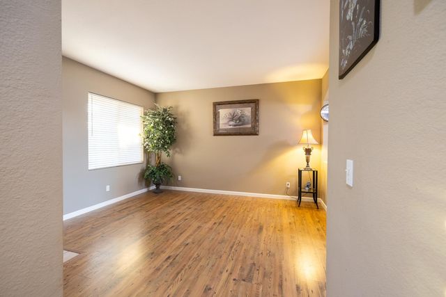 9233 Surlingham Ct, Sacramento, CA 95829
