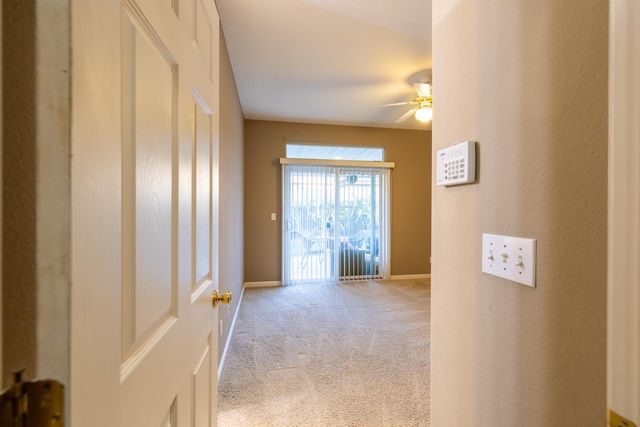 9233 Surlingham Ct, Sacramento, CA 95829