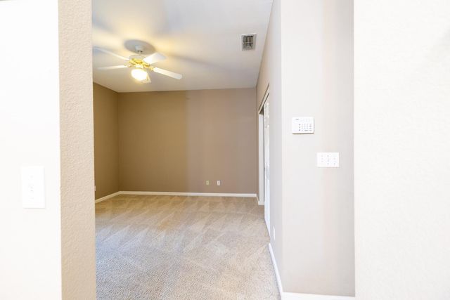 9233 Surlingham Ct, Sacramento, CA 95829