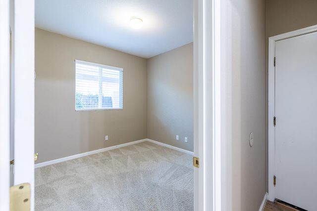 9233 Surlingham Ct, Sacramento, CA 95829