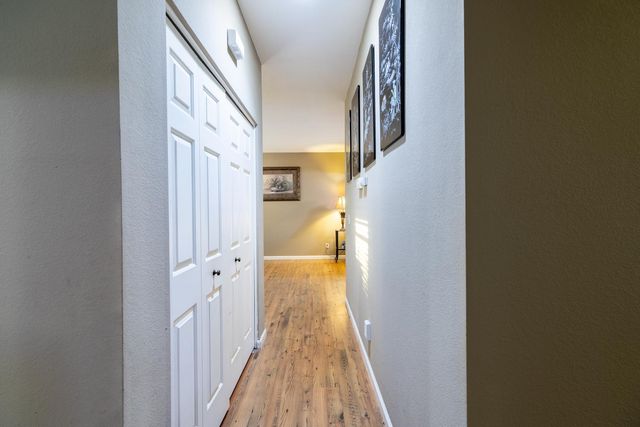 9233 Surlingham Ct, Sacramento, CA 95829