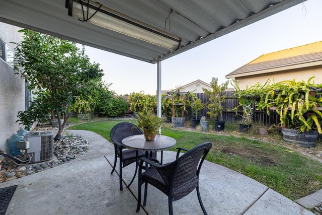 9233 Surlingham Ct, Sacramento, CA 95829