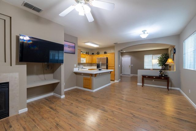 9233 Surlingham Ct, Sacramento, CA 95829
