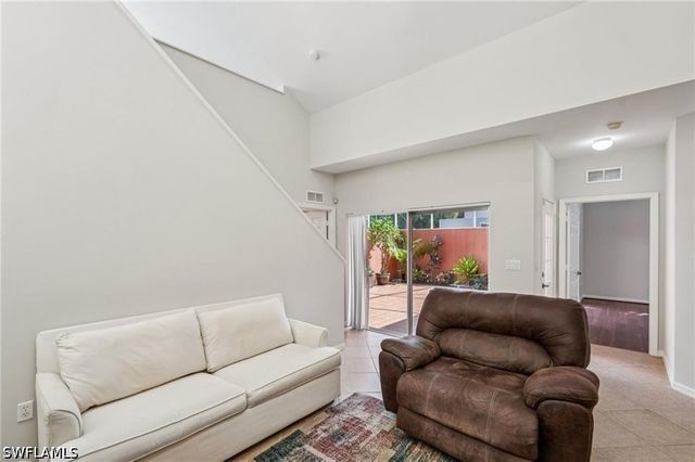 4337 Covey CIR 9C, Naples, FL 34109