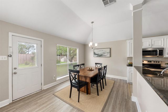 3806 Vinecrest Drive, Pearland, TX 77584