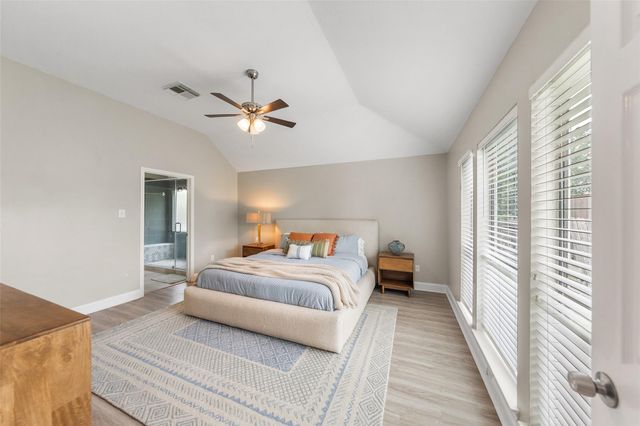 3806 Vinecrest Drive, Pearland, TX 77584