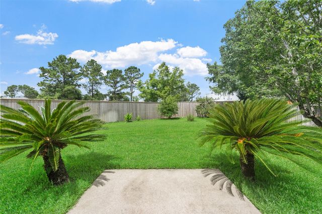 3806 Vinecrest Drive, Pearland, TX 77584