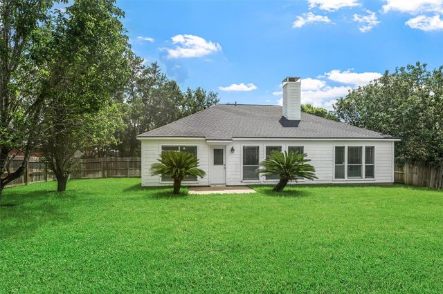 3806 Vinecrest Drive, Pearland, TX 77584