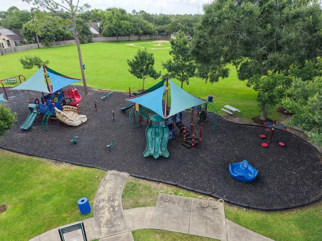 3806 Vinecrest Drive, Pearland, TX 77584
