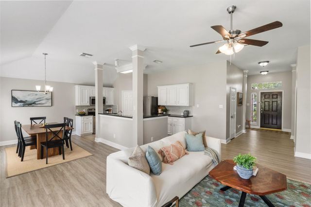 3806 Vinecrest Drive, Pearland, TX 77584