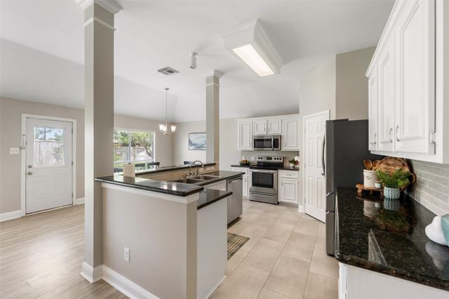 3806 Vinecrest Drive, Pearland, TX 77584