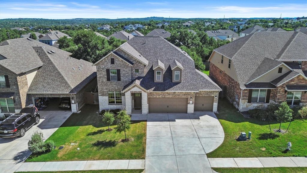 160 Palmillas DR, Dripping Springs, TX 78620