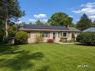 25 Dana Road, Danbury, CT 06811