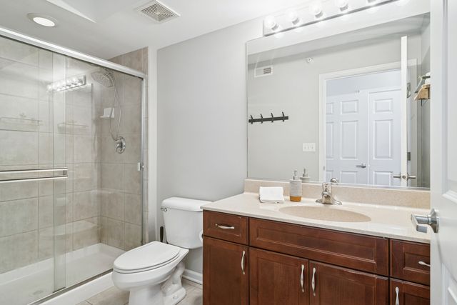 390 S Western Avenue 511, Des Plaines, IL 60016