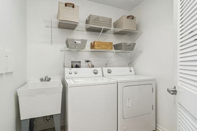 390 S Western Avenue 511, Des Plaines, IL 60016