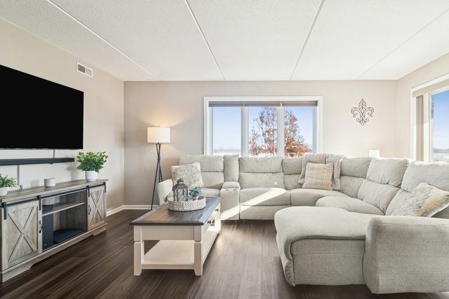 390 S Western Avenue 511, Des Plaines, IL 60016