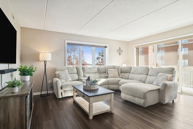 390 S Western Avenue 511, Des Plaines, IL 60016