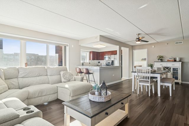 390 S Western Avenue 511, Des Plaines, IL 60016