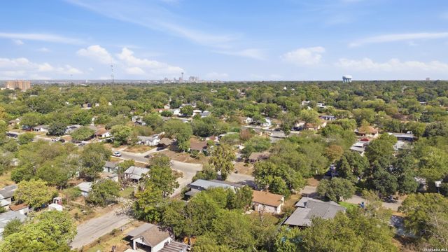 302 McDougal Ave Unit 2, San Antonio, TX 78223