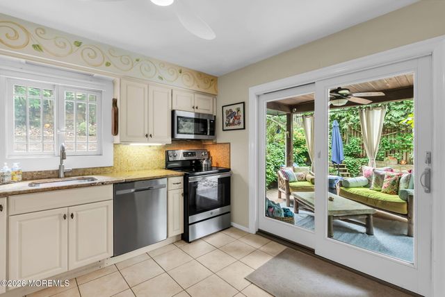 85 Valley Avenue, Highlands, NJ 07732