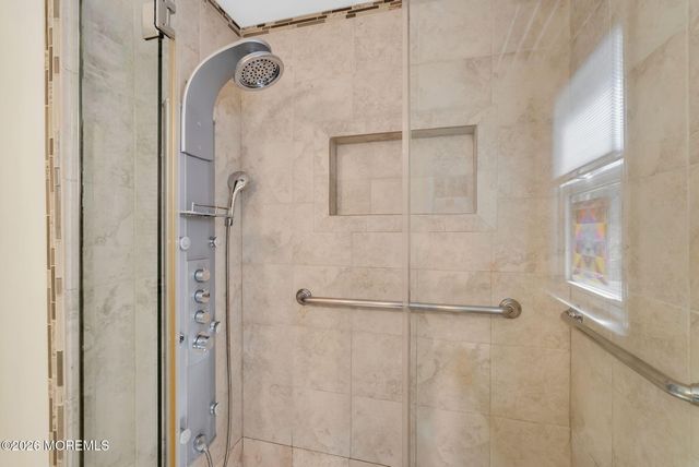 85 Valley Avenue, Highlands, NJ 07732