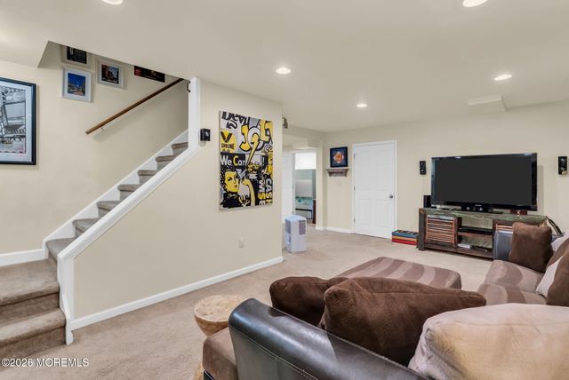 85 Valley Avenue, Highlands, NJ 07732