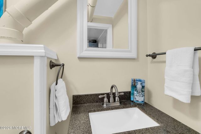 85 Valley Avenue, Highlands, NJ 07732