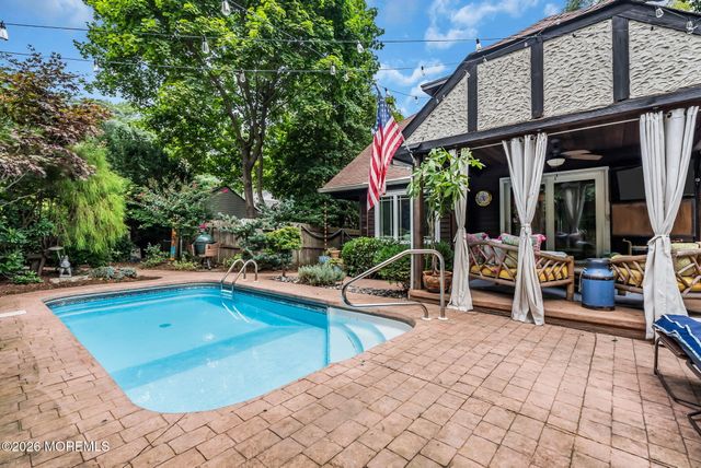 85 Valley Avenue, Highlands, NJ 07732