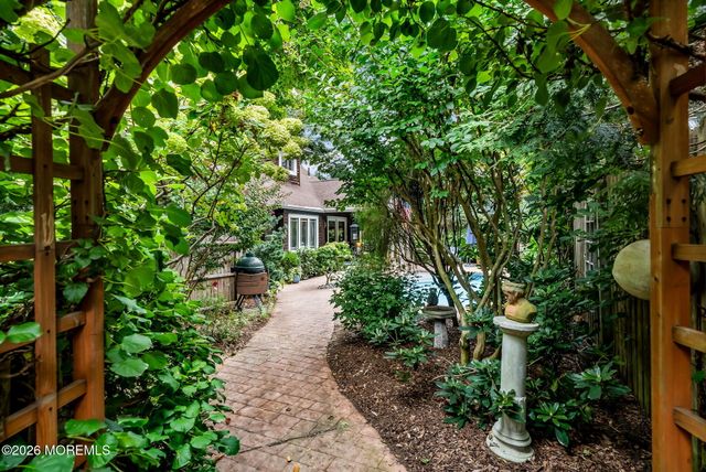 85 Valley Avenue, Highlands, NJ 07732