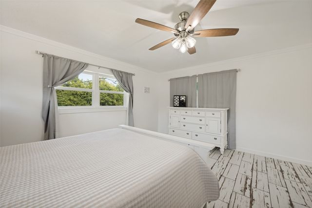 4708 Holiday Lane E, North Richland Hills, TX 76180