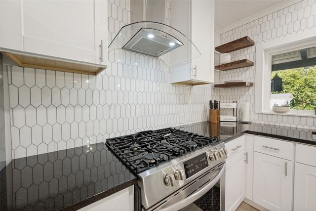 4708 Holiday Lane E, North Richland Hills, TX 76180