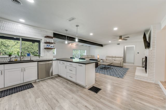 4708 Holiday Lane E, North Richland Hills, TX 76180