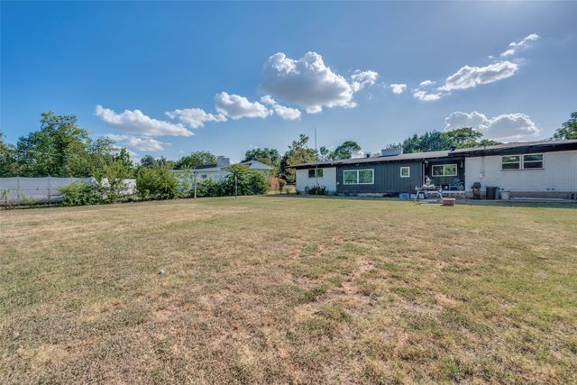 4708 Holiday Lane E, North Richland Hills, TX 76180