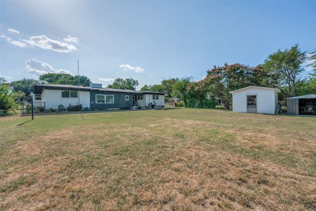 4708 Holiday Lane E, North Richland Hills, TX 76180