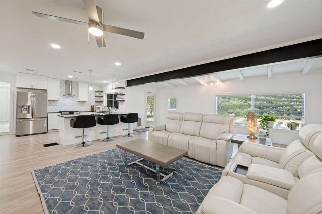 4708 Holiday Lane E, North Richland Hills, TX 76180