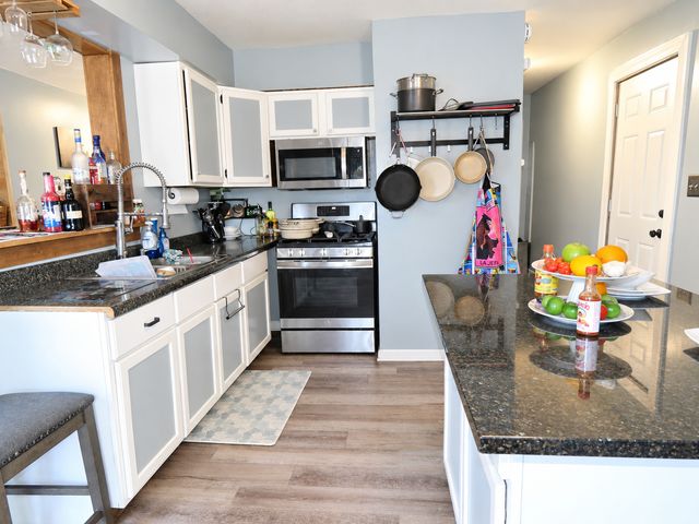 14327 Millard Avenue, Midlothian, IL 60445