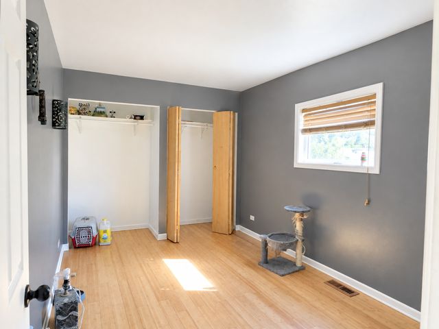 14327 Millard Avenue, Midlothian, IL 60445